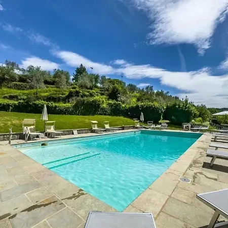 Charming In Loro Ciuffenna, 110 M² With Shared Pool. * ローロ・チュッフェンナ