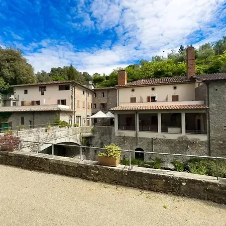 Charming In Loro Ciuffenna, 110 M² With Shared Pool. *