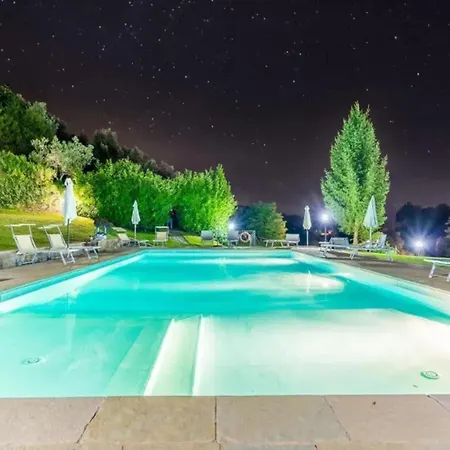 Charming In Loro Ciuffenna, 110 M² With Shared Pool. * ローロ・チュッフェンナ